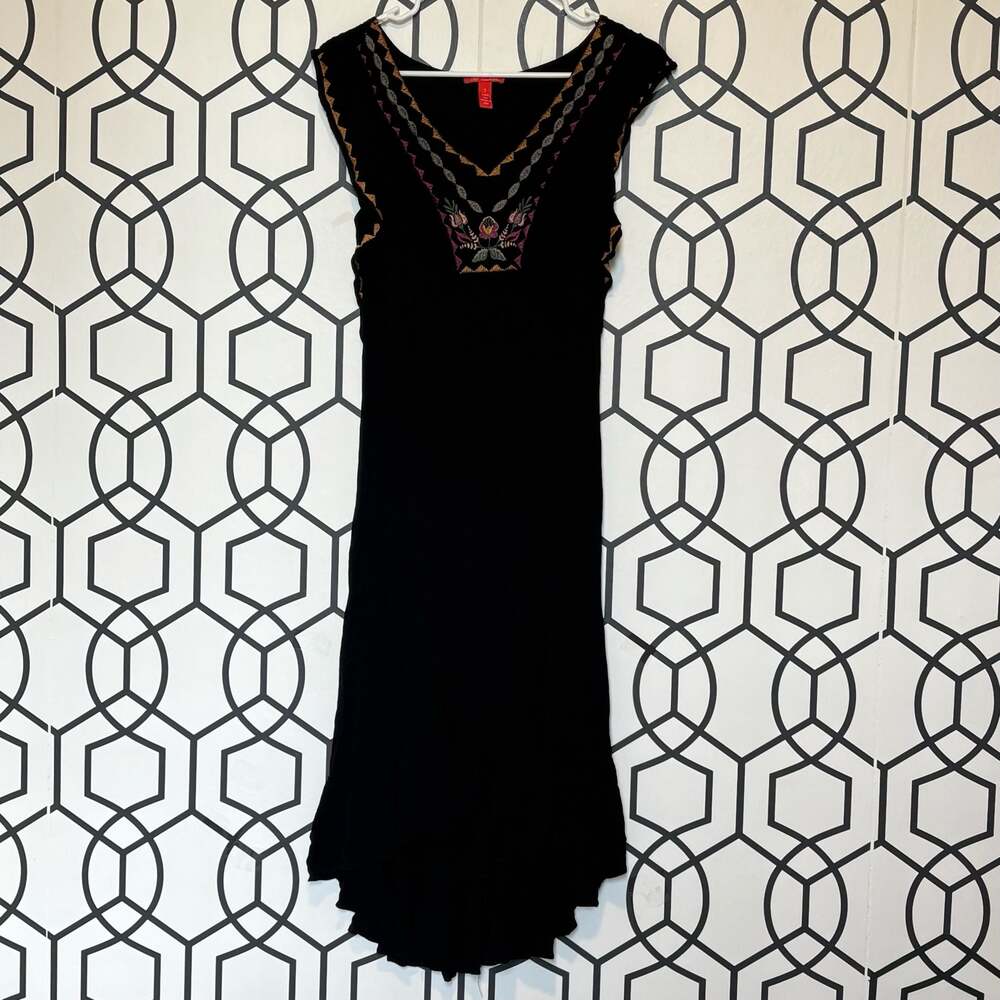Chelsea & Violet Black Embroidered Cap Sleeve High-Low Dress Size S